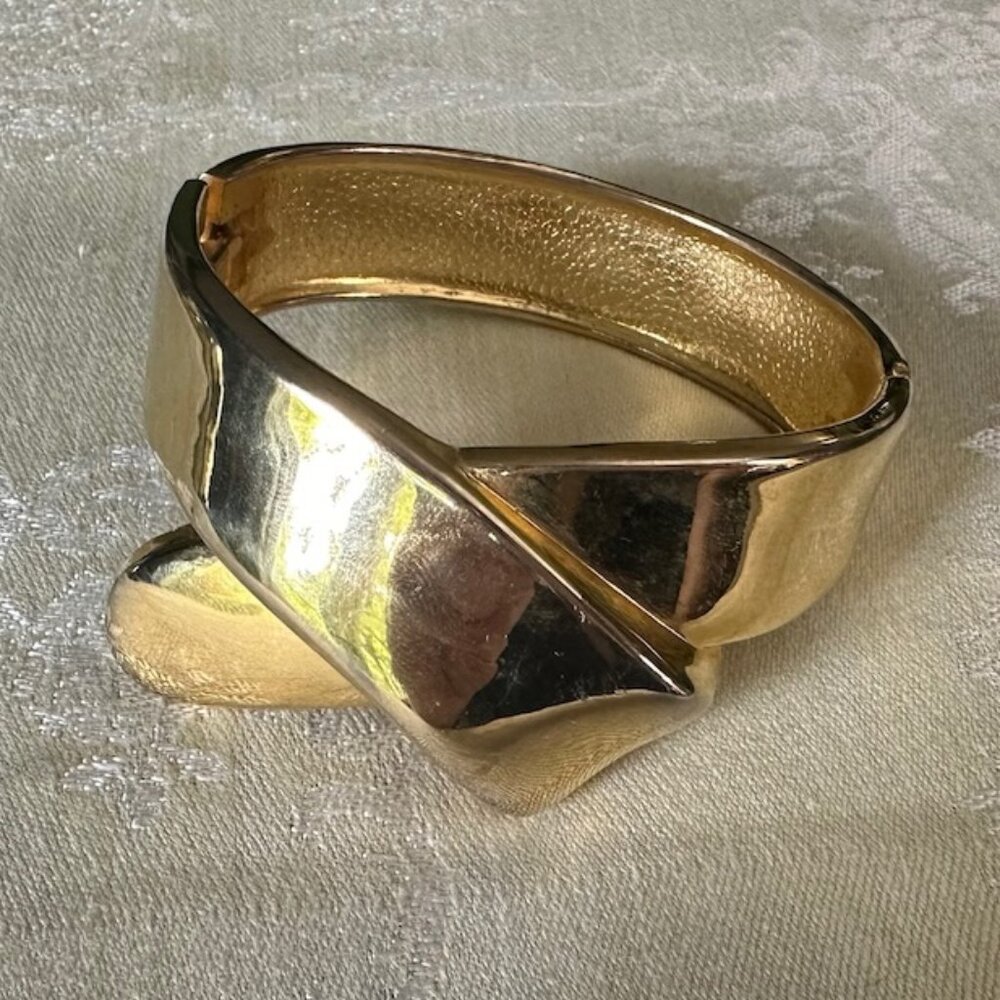 Vintage Gold Tone Wide Crossed and Folded look Hinged Bracelet